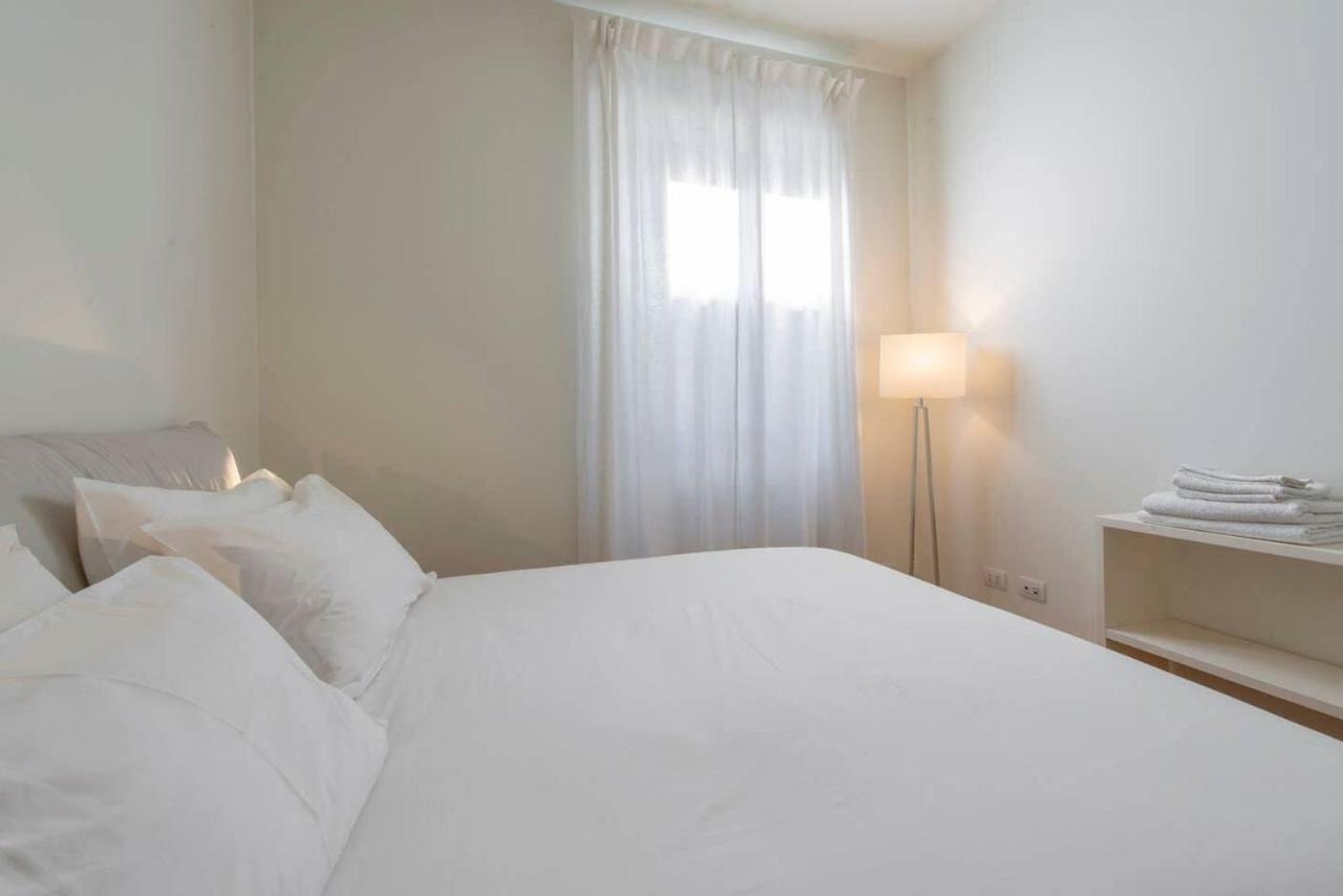 Joivy 1Br Apt In Isola With Stunning View To Bosco Verticale Milaan Buitenkant foto