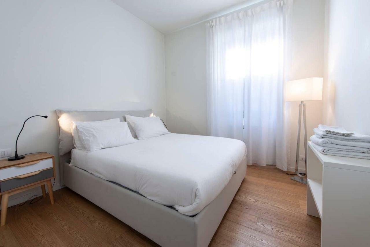 Joivy 1Br Apt In Isola With Stunning View To Bosco Verticale Milaan Buitenkant foto