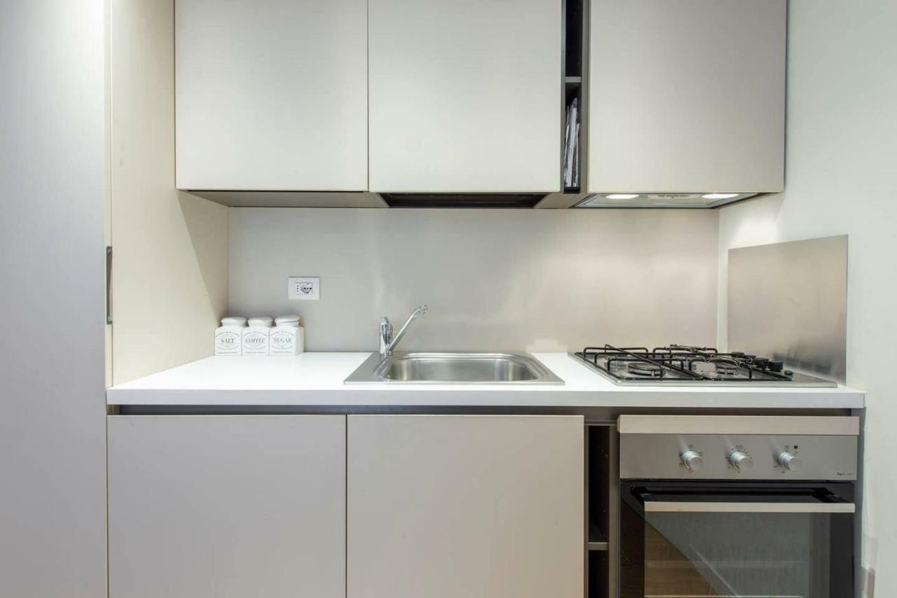 Joivy 1Br Apt In Isola With Stunning View To Bosco Verticale Milaan Buitenkant foto