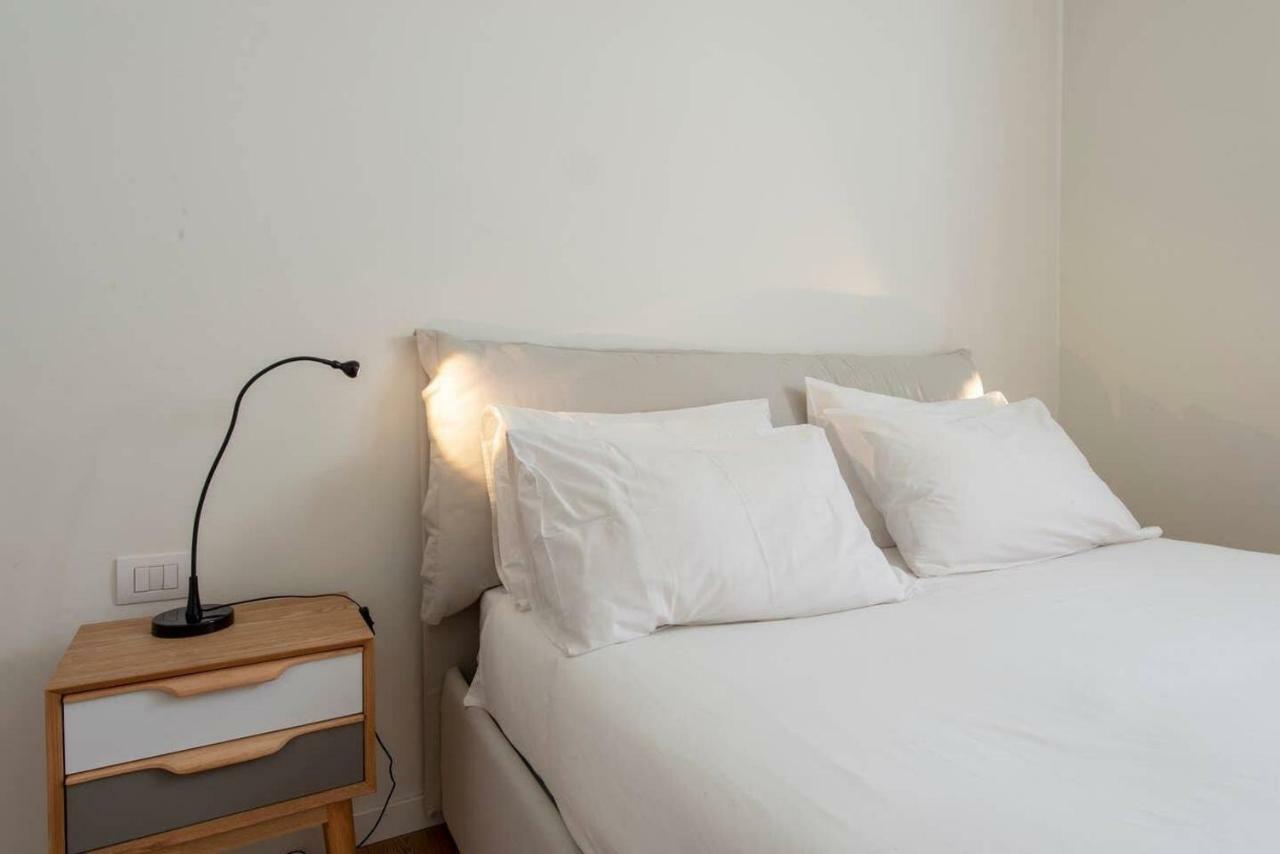 Joivy 1Br Apt In Isola With Stunning View To Bosco Verticale Milaan Buitenkant foto